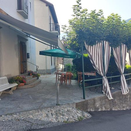 Trattoria Bar Pace Hotel Re Bagian luar foto