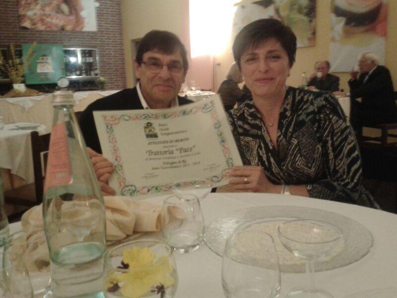Trattoria Bar Pace Hotel Re Bagian luar foto