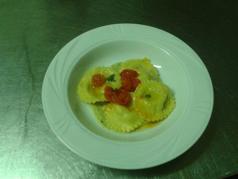 Trattoria Bar Pace Hotel Re Bagian luar foto