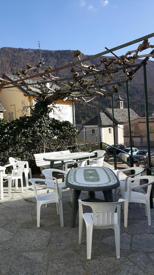 Trattoria Bar Pace Hotel Re Bagian luar foto
