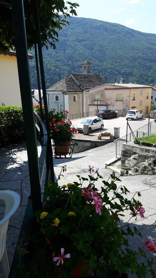 Trattoria Bar Pace Hotel Re Bagian luar foto